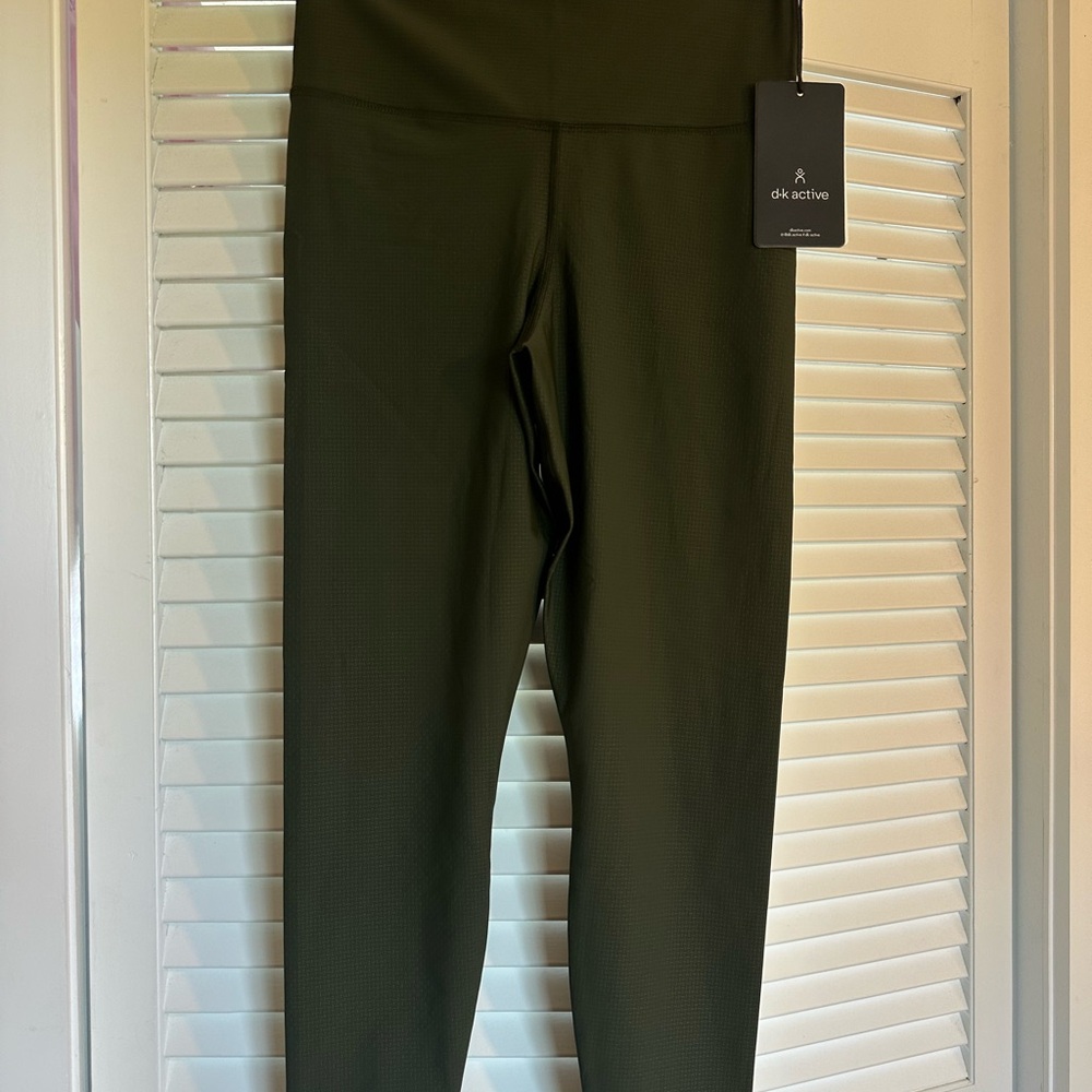 NEW dk active Match Point  Tight- Textured Khaki-M DK10-013-TXTKHA-M Size Medium